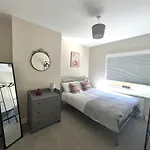 3 Bed Home, Stranmillis, Queens Quarter